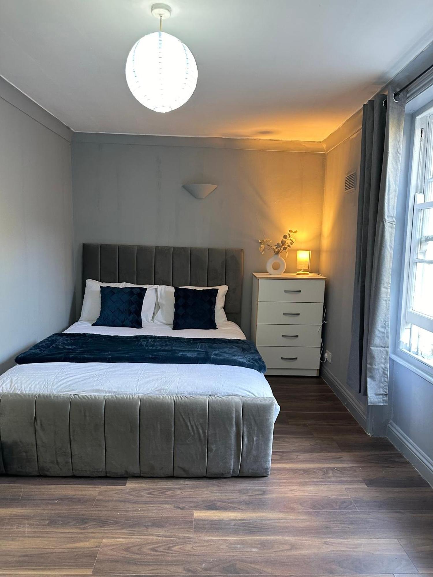 Luxury Room In A 4 Bedroom Flat! 4 Minutes Walk To Kingscross, St Pancras Londres Exterior foto